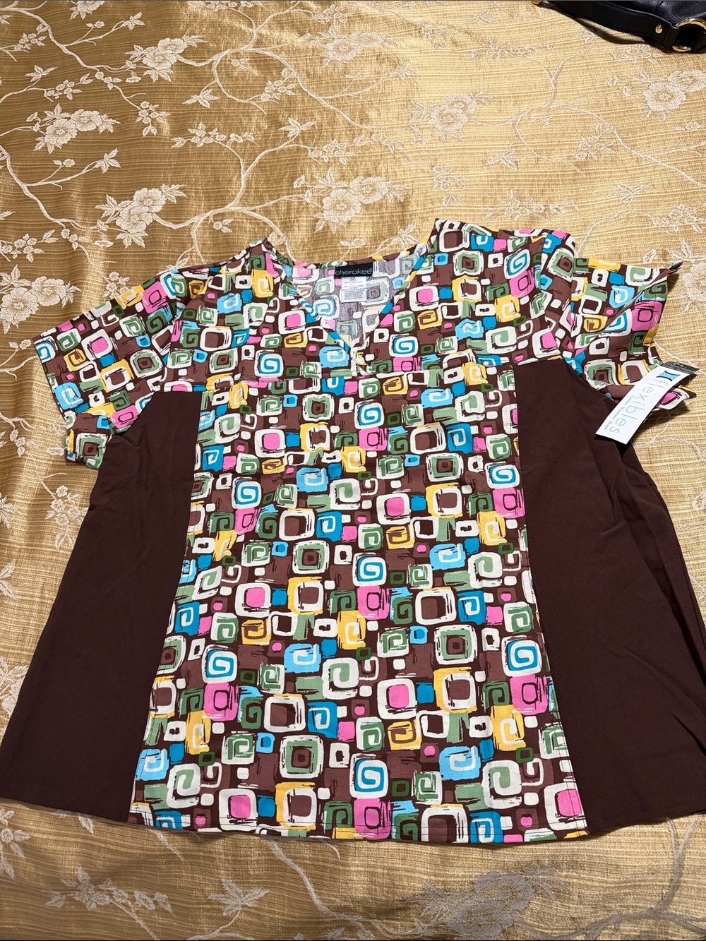 Cherokee Brown Multicolor Geo Print Short Sleeve Top